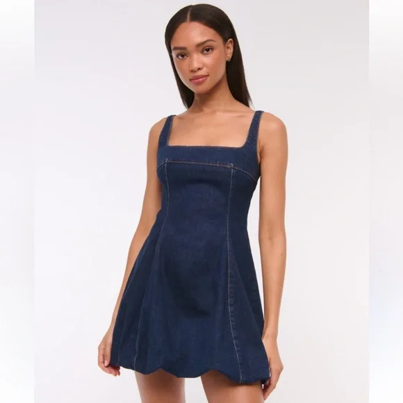 NWT Abercrombie Women’s Squareneck Bubble Hem Denim Mini Dress Size M - Picture 1 of 8